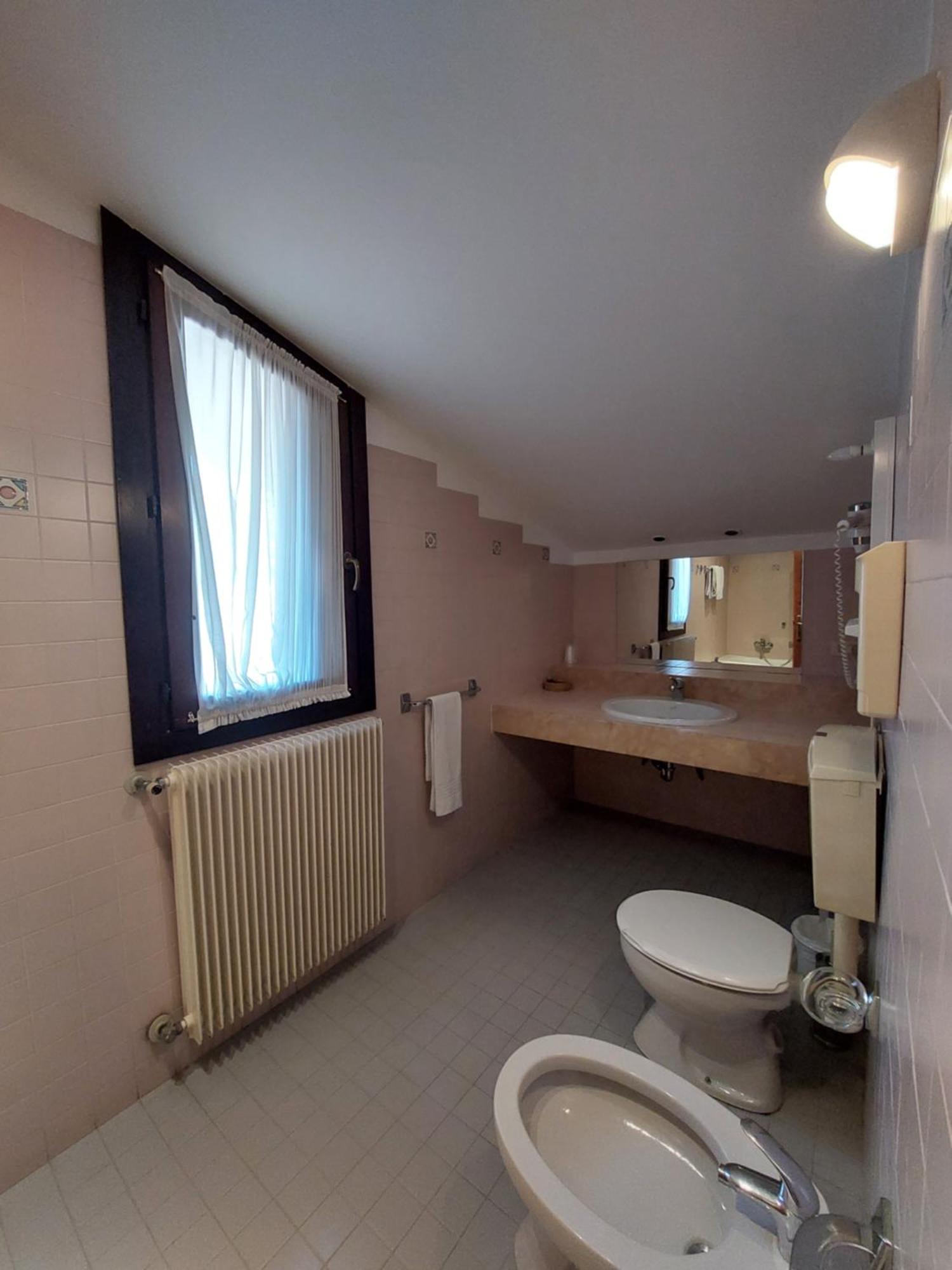 Albergo Alla Pineta Монтебеллуна Экстерьер фото