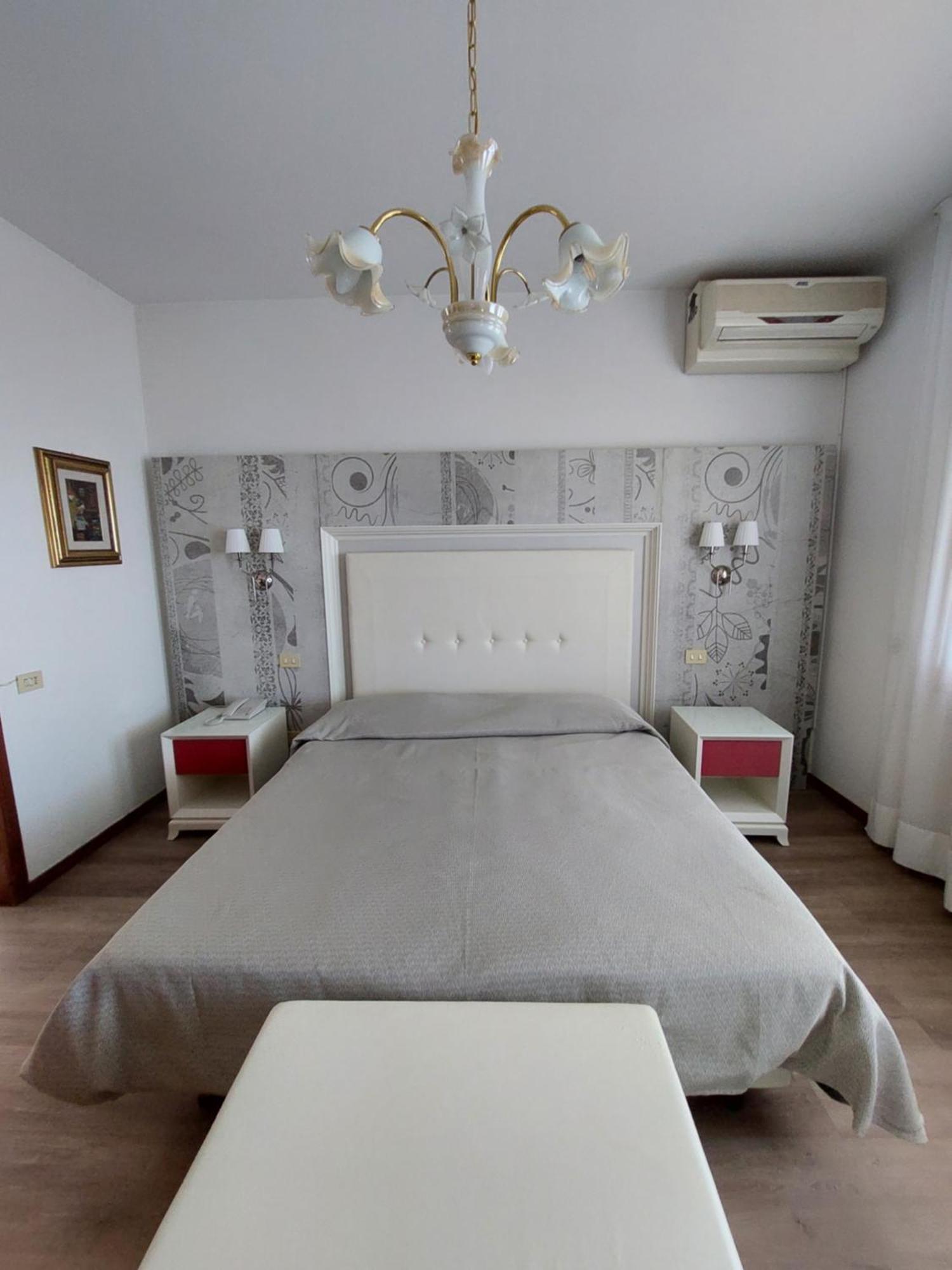 Albergo Alla Pineta Монтебеллуна Экстерьер фото